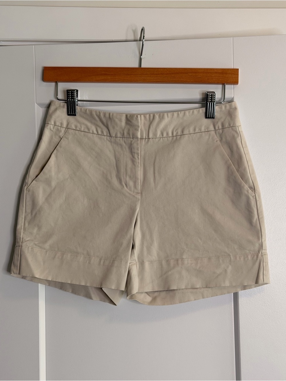 💜2 for 10- DKNYC Women's Beige Pull-On Shorts